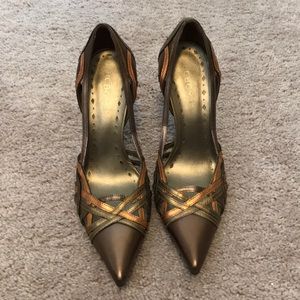 VGUC BCBGirls Size 6 Gold high heels